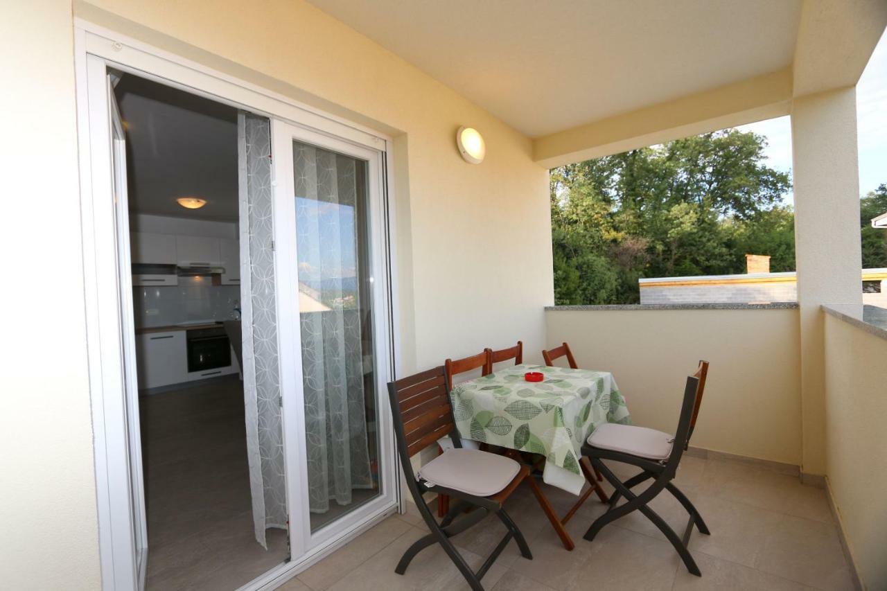 Apartment Samsa Mirica Čižići エクステリア 写真