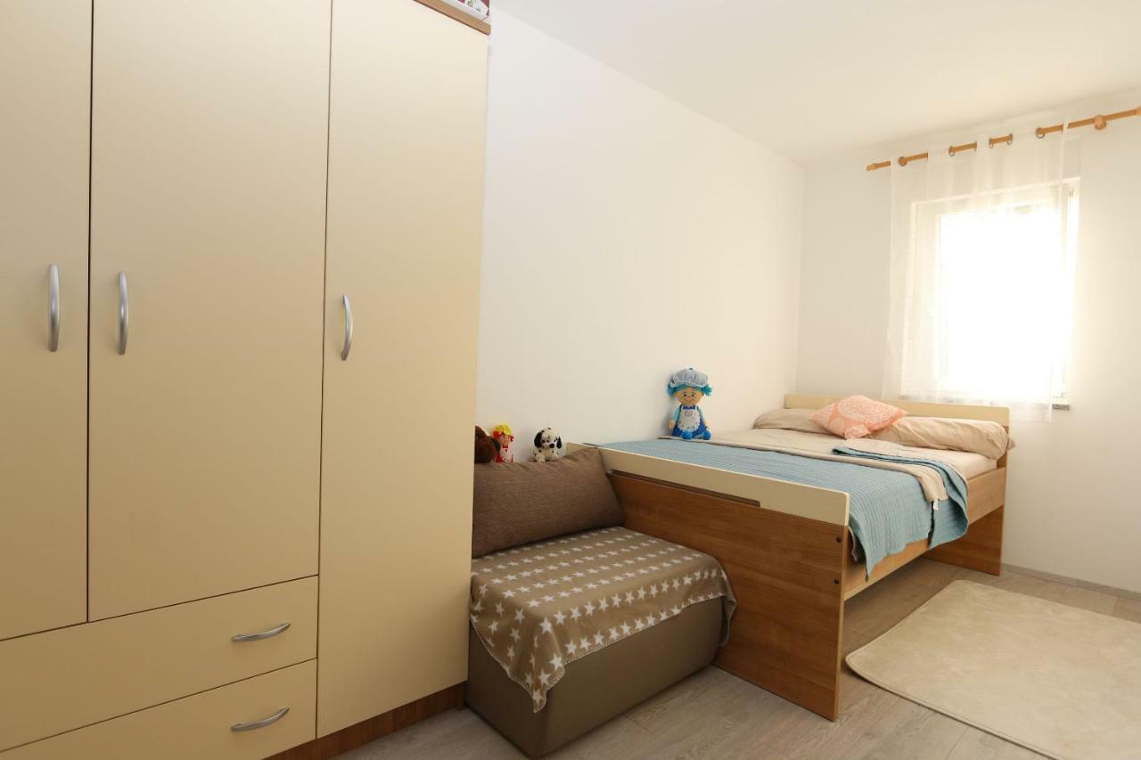 Apartment Samsa Mirica Čižići エクステリア 写真