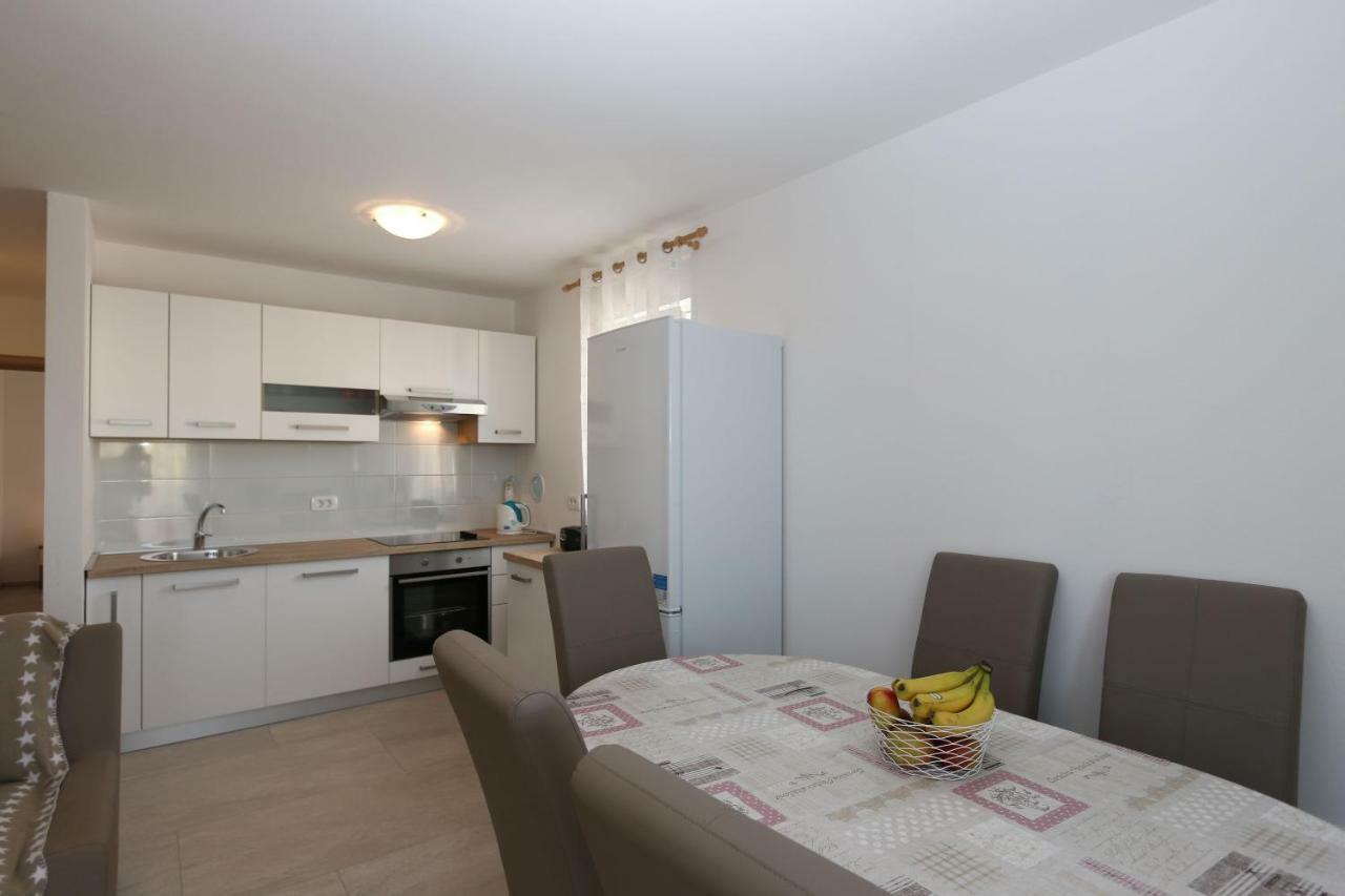 Apartment Samsa Mirica Čižići エクステリア 写真